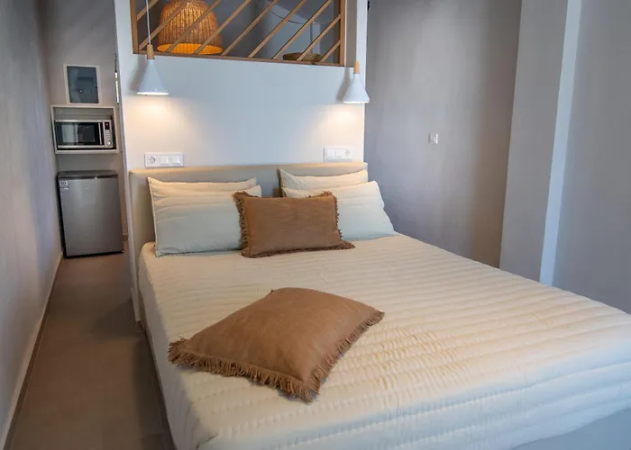 Anni Αχλαδιές